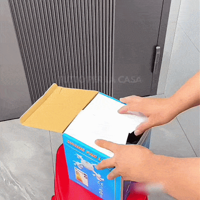 Ventilatore LED in funzione: pale in movimento e luce accesa